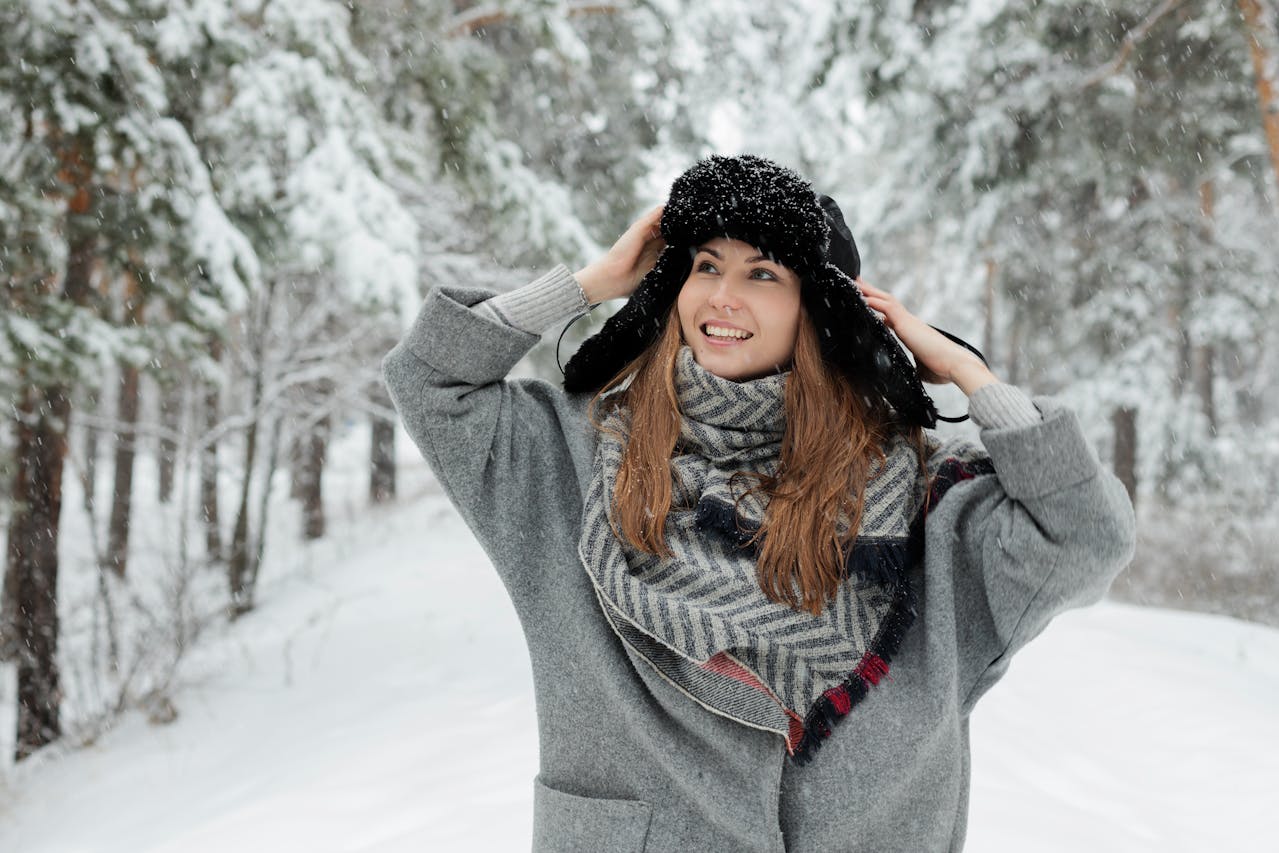 5 Stylish Winter Accessories Every Fashion-Forward Woman Needs