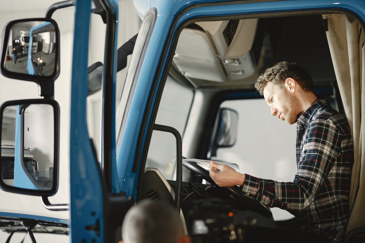 3 Compelling Reasons to Choose an HGV Driving Career